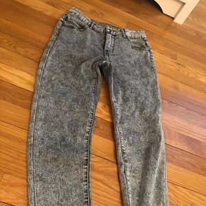 High waited acid wash jeans